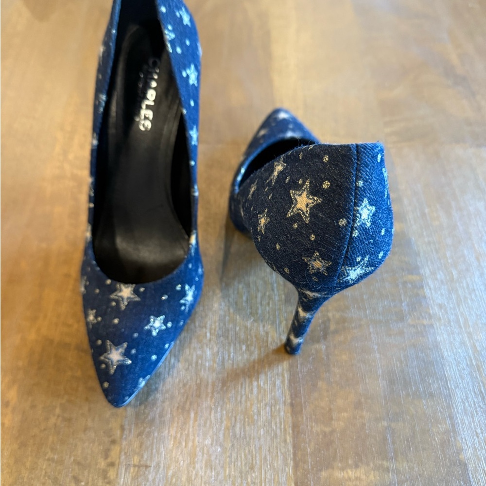 Charles x Charles David Indigo Denim Women's Pumps - Picture 3 of 7